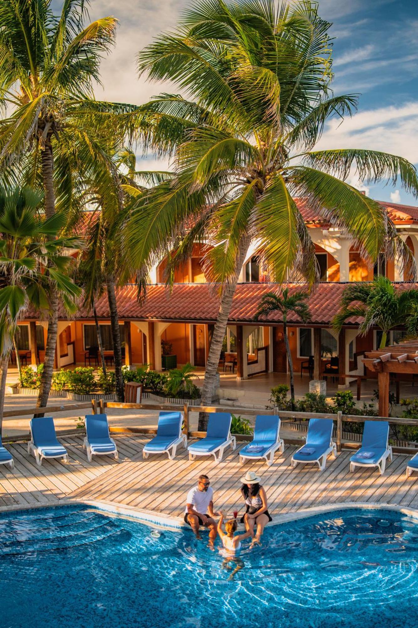 Sunbreeze Hotel San Pedro  Bagian luar foto